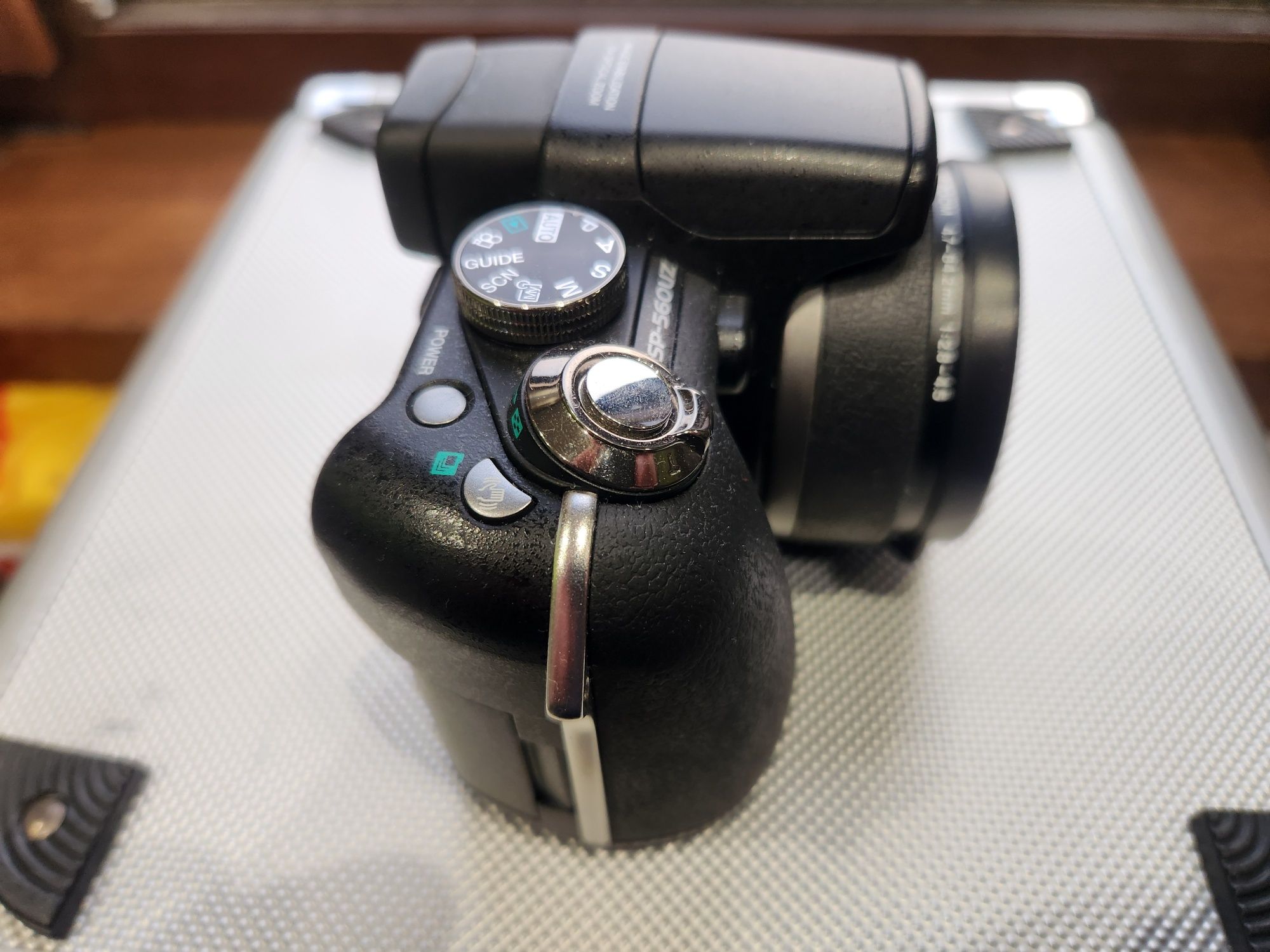 Olympus SP-560 UZ