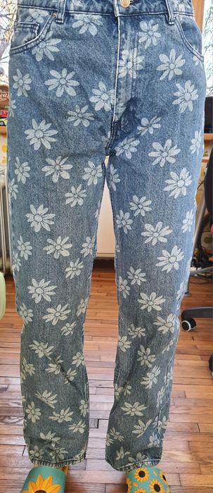 Дамски дънки на цветя -размер 40