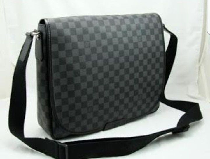 Set geanta crossbody unisex+curea, saculet, etichetă