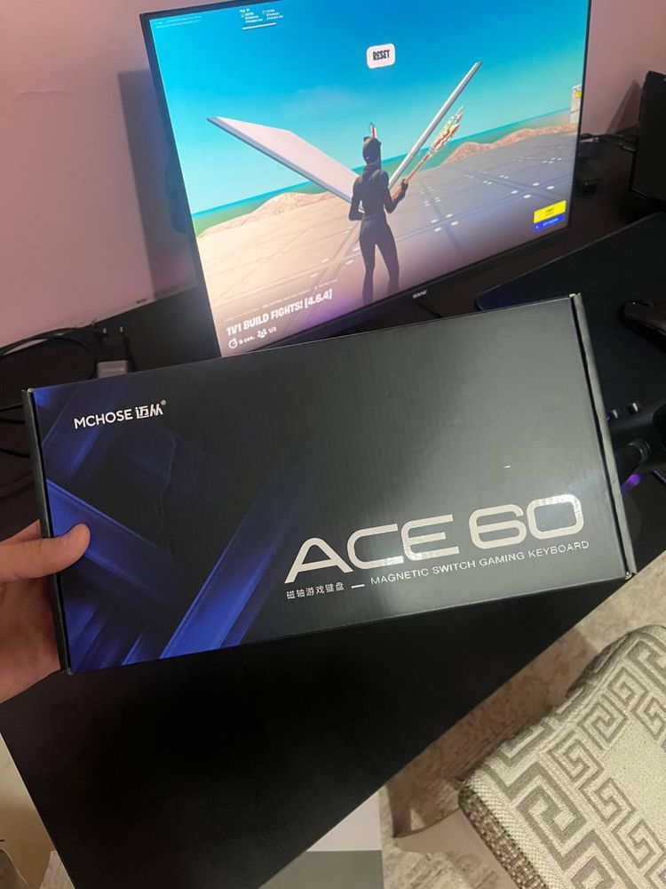 Продаю магнитную клавиатуру MCHOSE ACE60