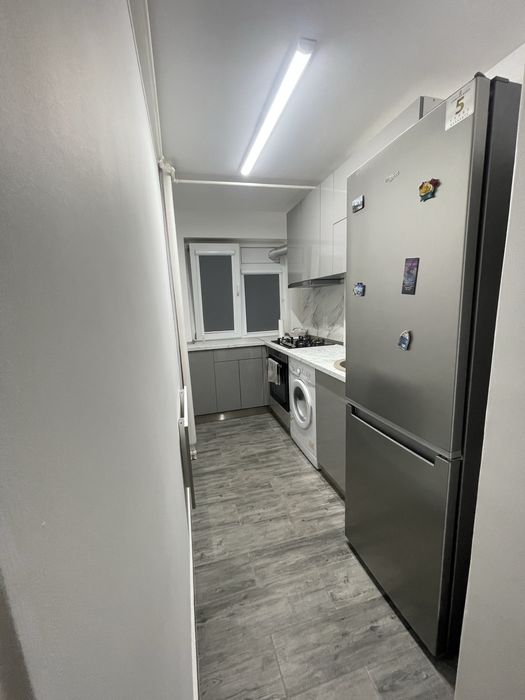 Ofer spre inchiriere apartament 2 camere, semidecomandat!