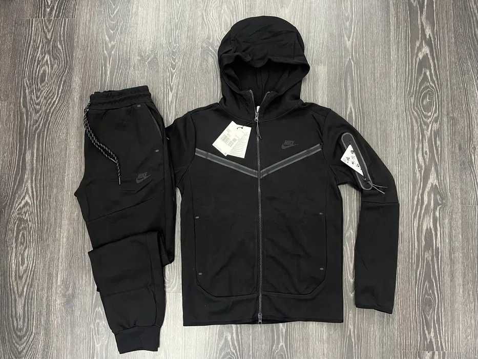 Nike TECH Fleece | Full Black | Bumbac