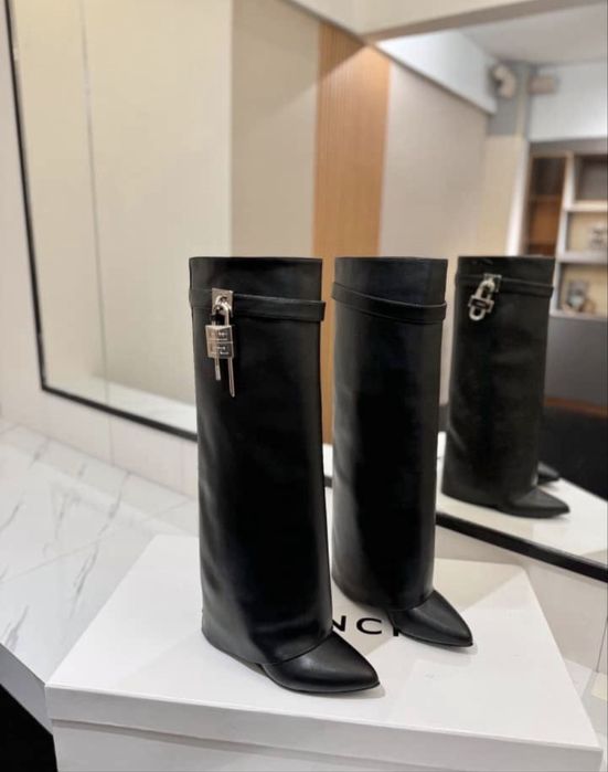 Ботуши Givenchy Shark