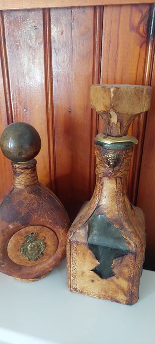 Стъклени шишета в битов стил