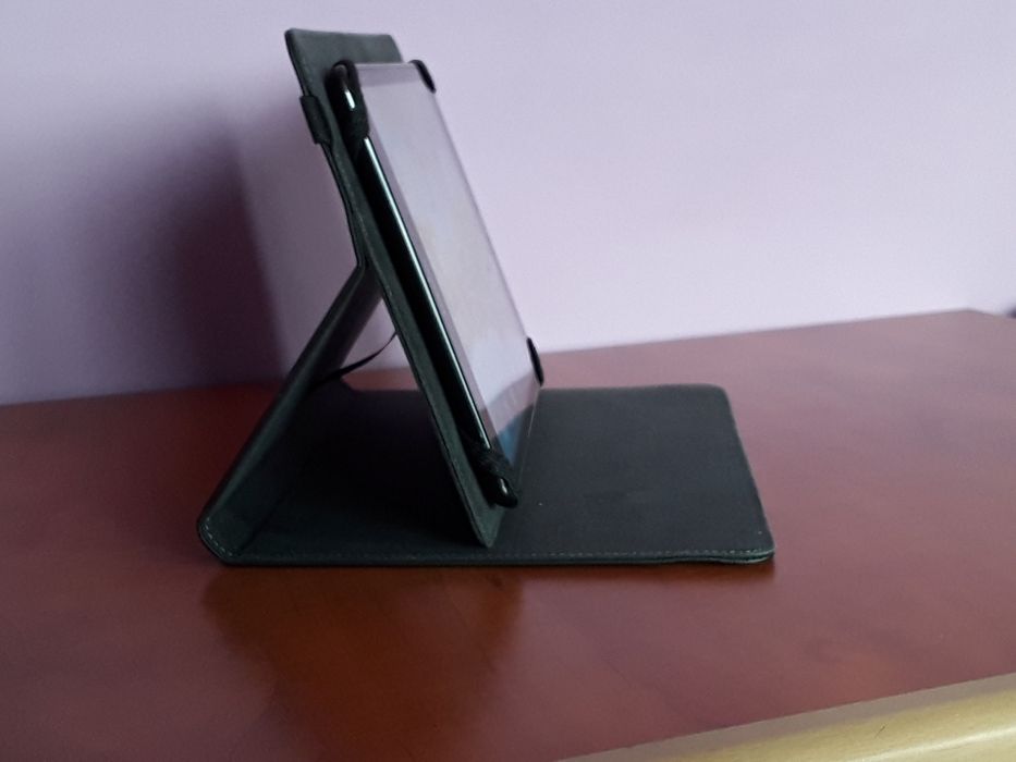 Vând Tableta Samsung Galaxy Tab A cu sim Model SM-T 555