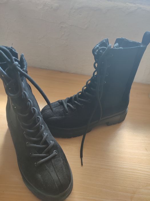 Vănd ghete dama negre