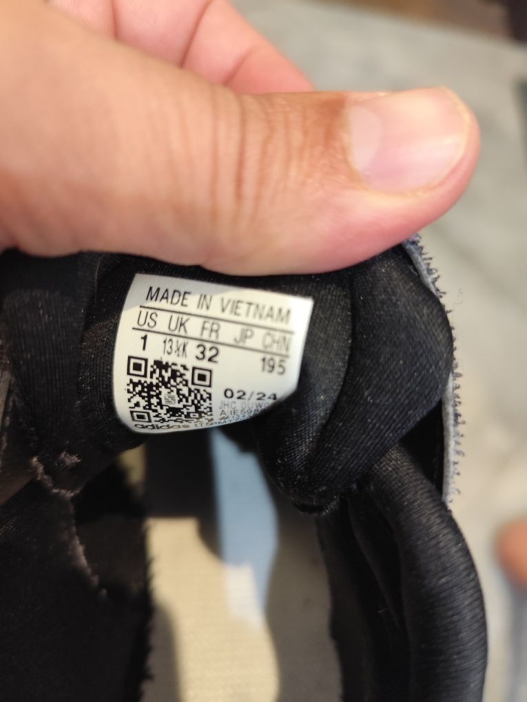 Маратонки adidas