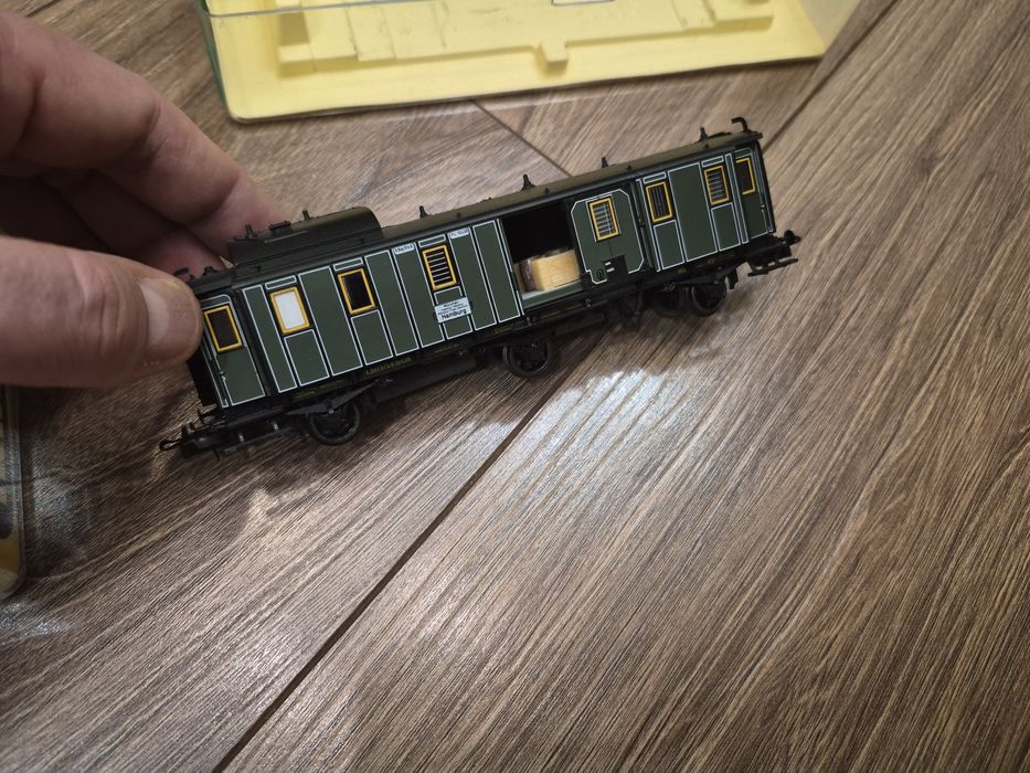 Модели вагонов люкс для паровоза trix Германия