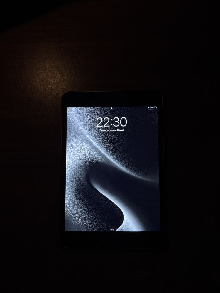 Ipad mini 4 в хорошем состоянии