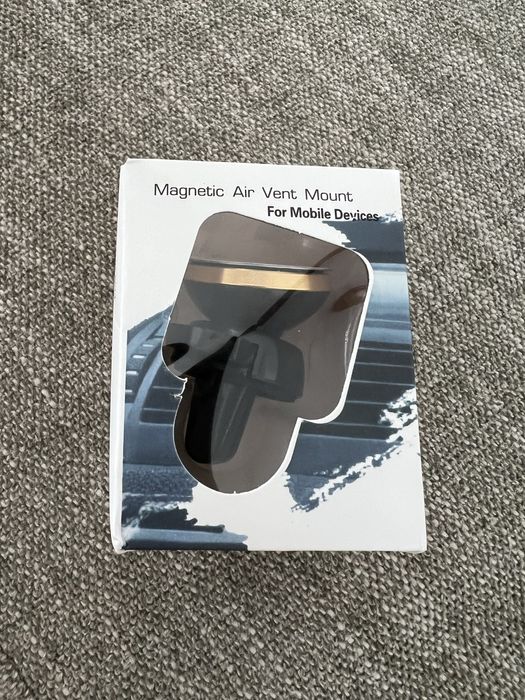 Suport magnetic pentru telefon