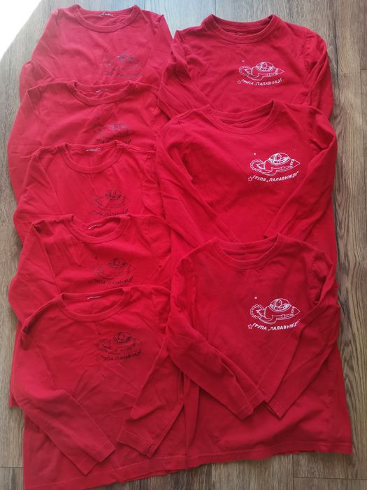 Лот от осем броя тениски с дълъг ръкав,за 10 лв, подходящи за 3-5 годи