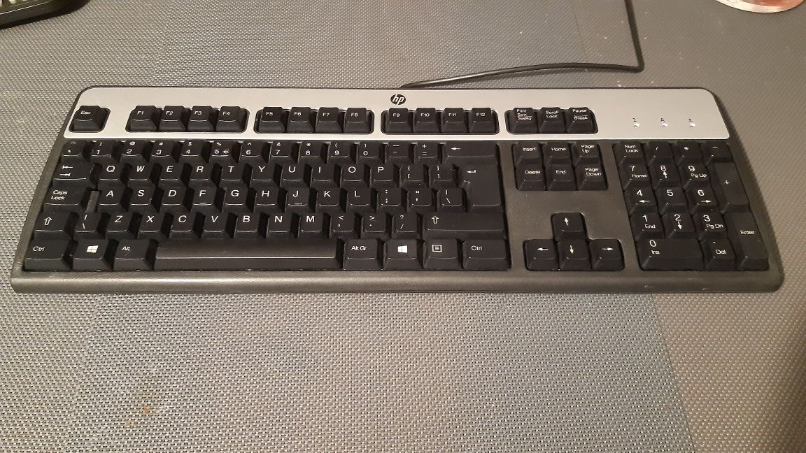 Tastaturi HP Business pe USB