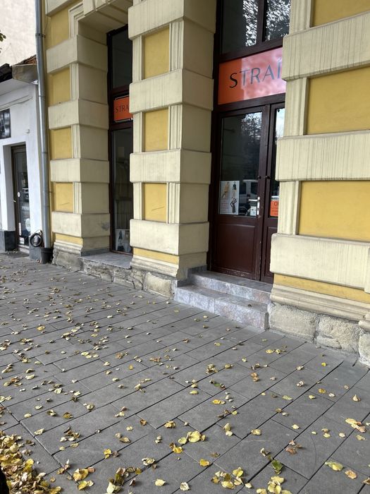 Vand magazin de imbracaminte zona centrala