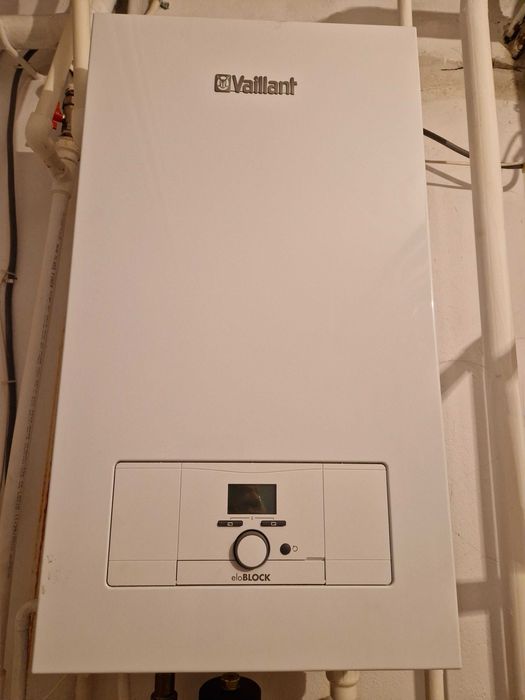 Centrala electrica Vaillant 12 kw montata dar nefolosita
