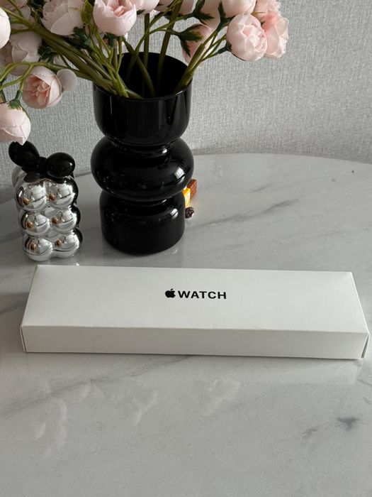 Продам смартчасы Apple watch SE