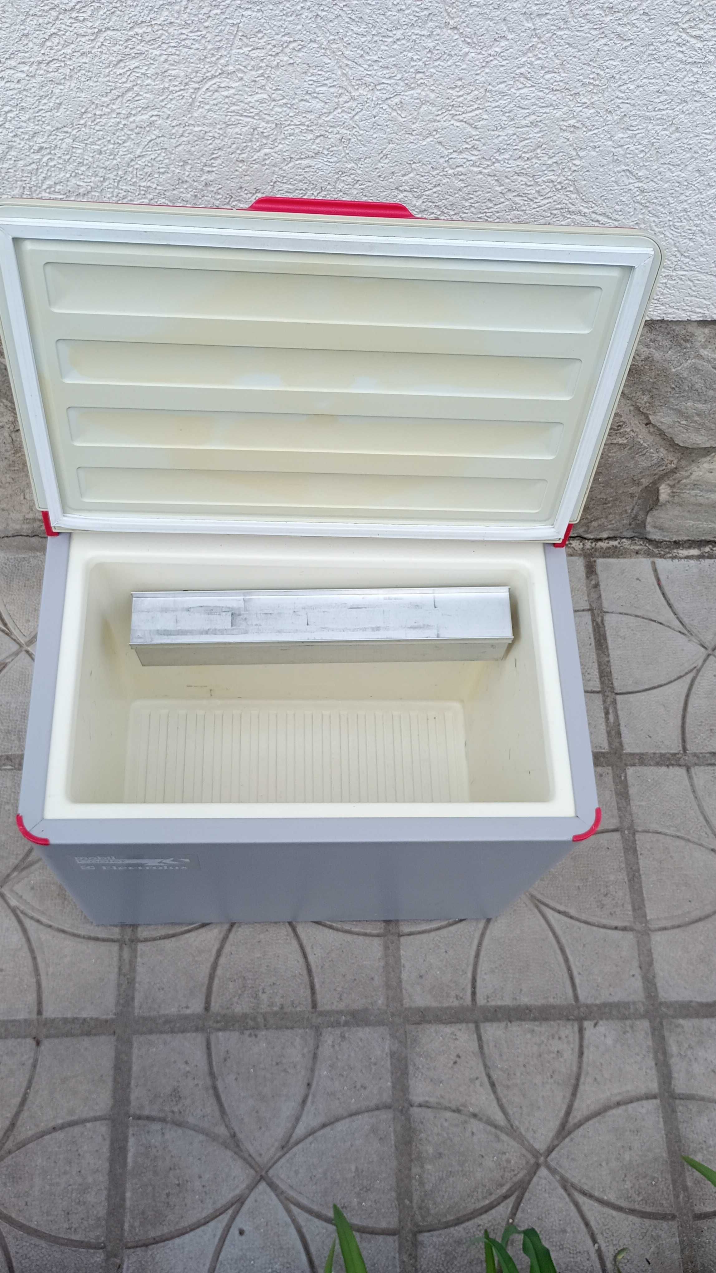 хладилна чанта на гас ,220v и 12v