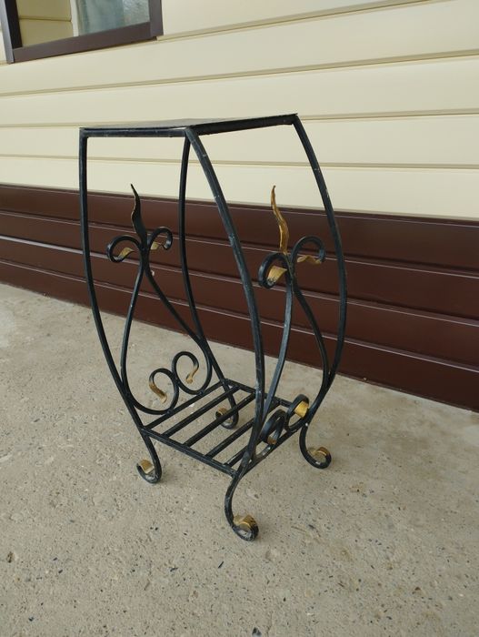 Подставка для цветов.