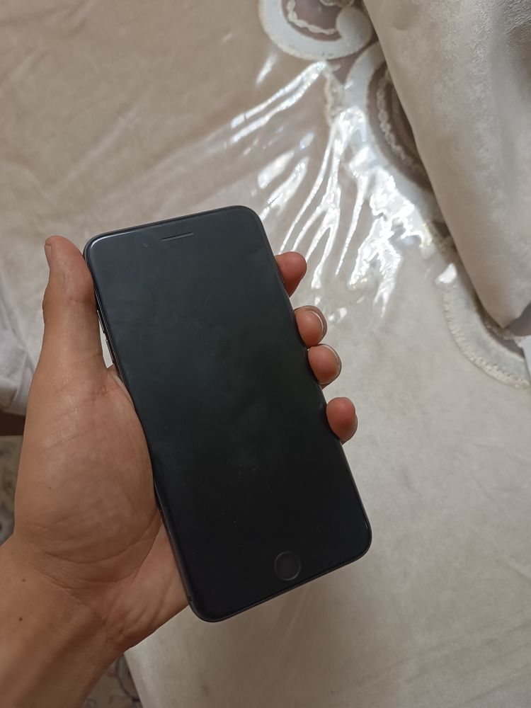 iPhone 8+ black ,64 гб