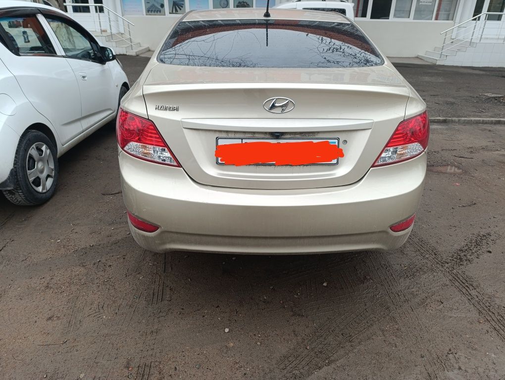 Hyundai Accent 2011