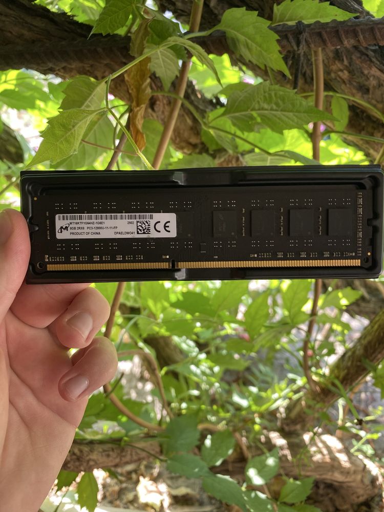Оперативная память DDR3 12 ГБ (4 + 8 ГБ) — 1600 MHz