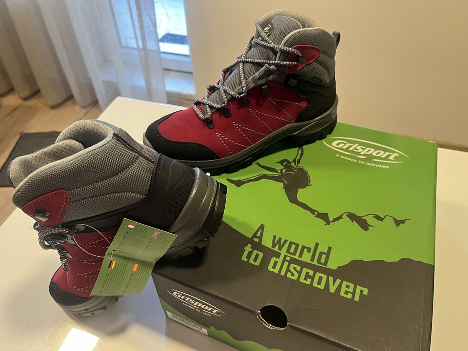 Туристически обувки нови