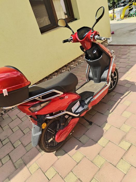 Scuter 25 km/h. Detalii la telefon