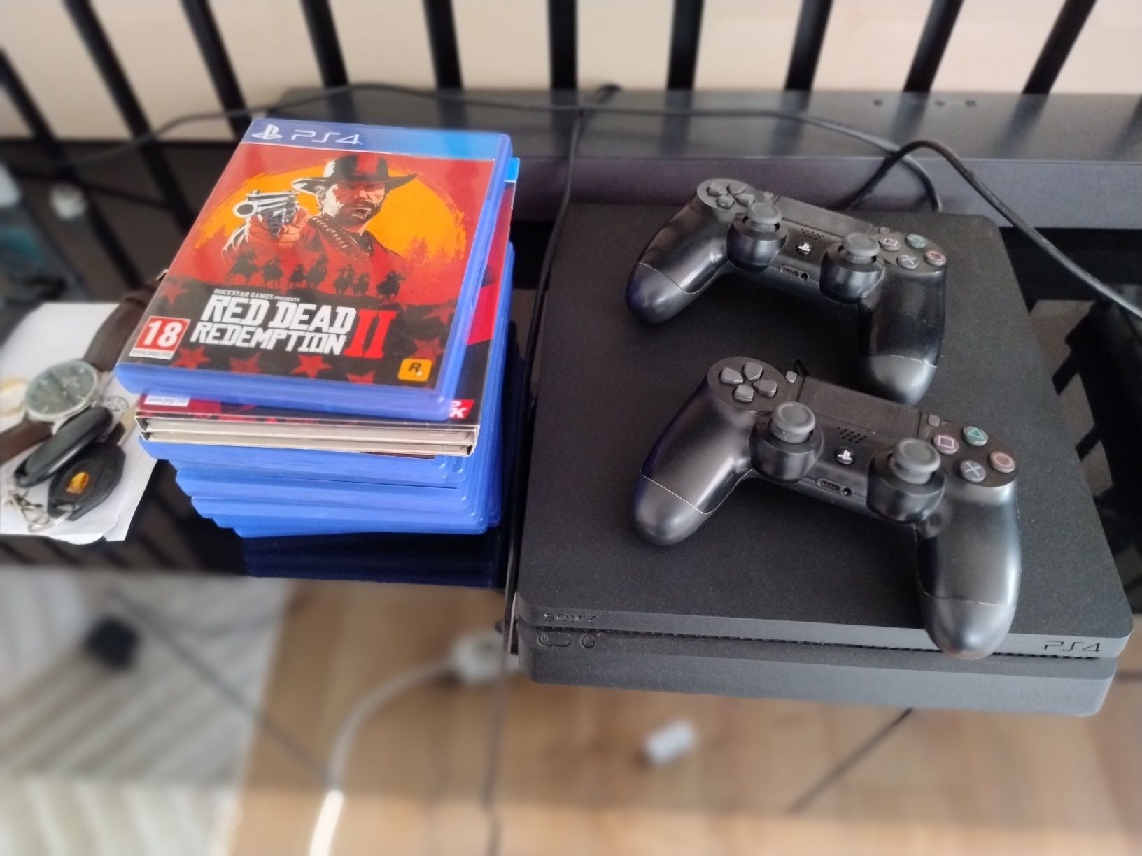 Vând PS 4 slim cu 1tb stocare