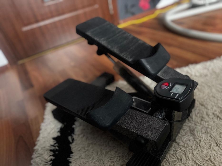 Mini stepper echipat cu display