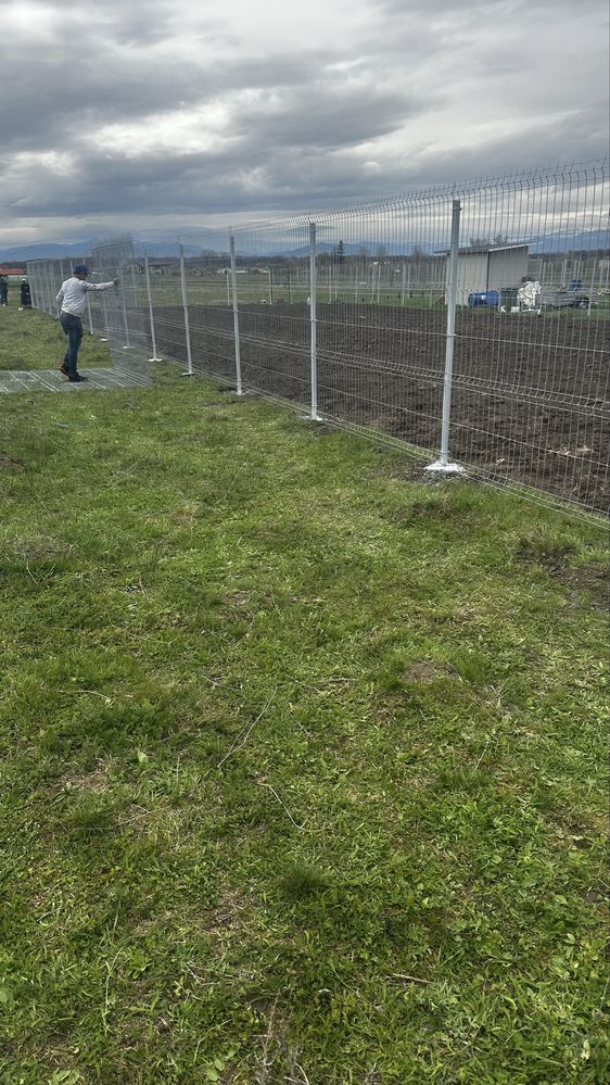 Executam garduri din plasa bordurata tabla cutata sipca metalica