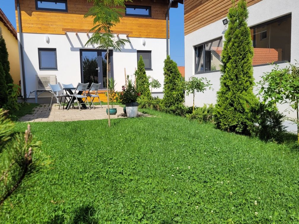 Casa si garaj Tocile, Sadu, de inchiriat.
