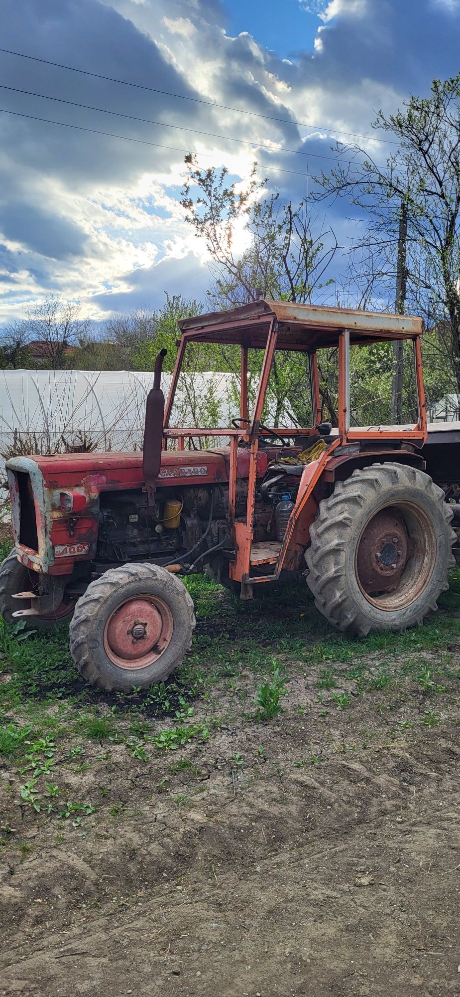 Tractor Carraro in stare de functionare