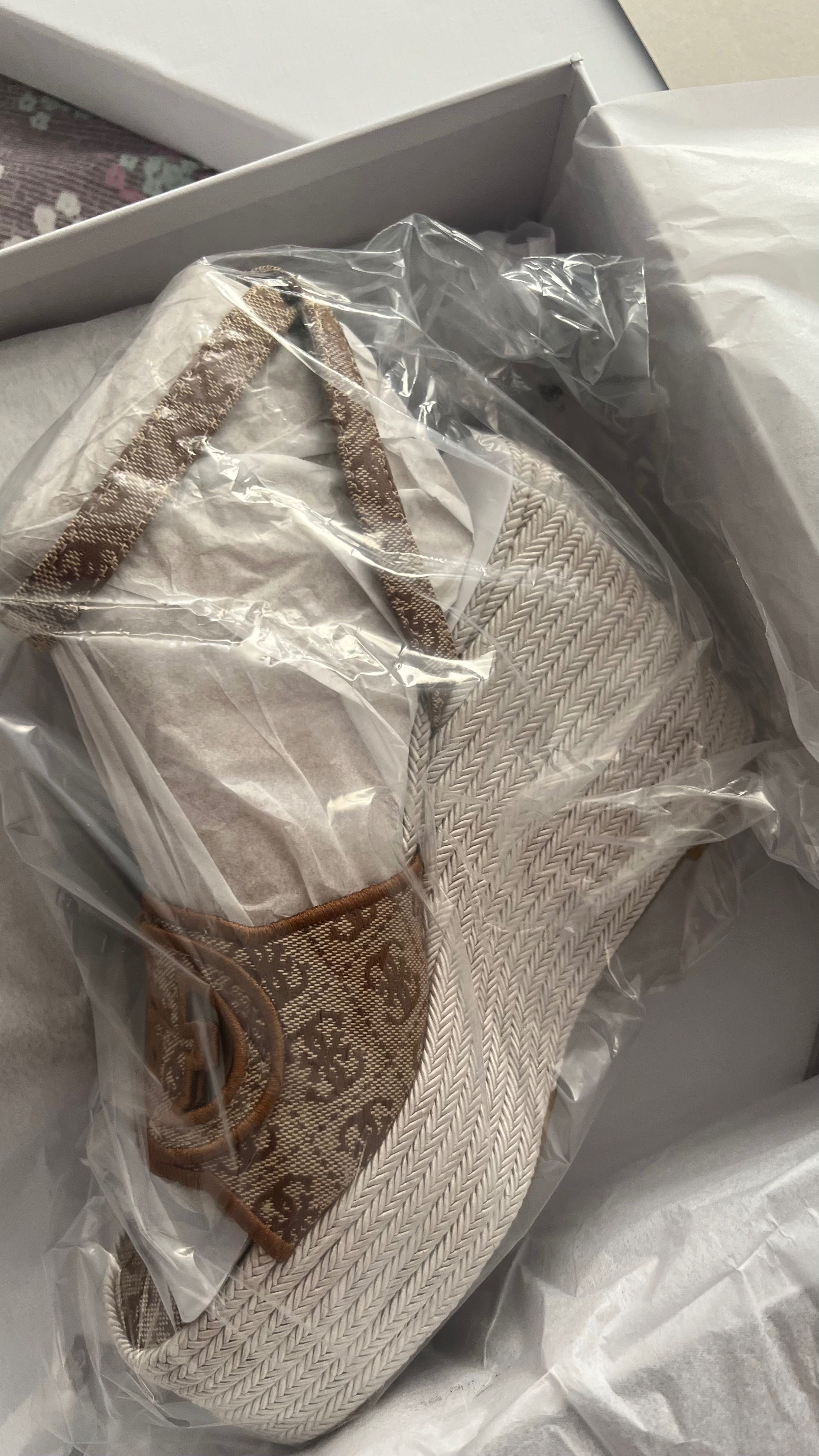 Нови Guess 37 номер