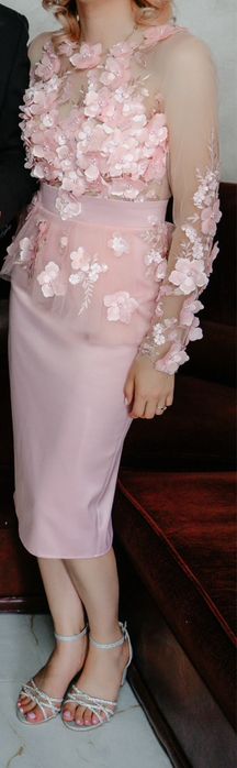 Rochie eleganta cu aplicatii 3D