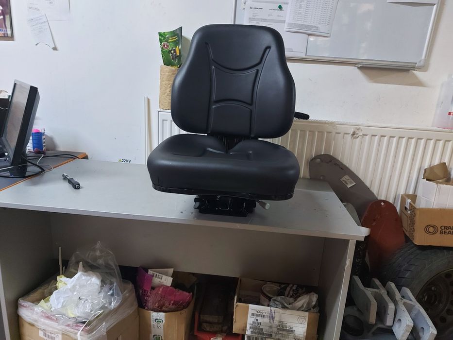 Scaun tractor suspensie mecanica, import Germania