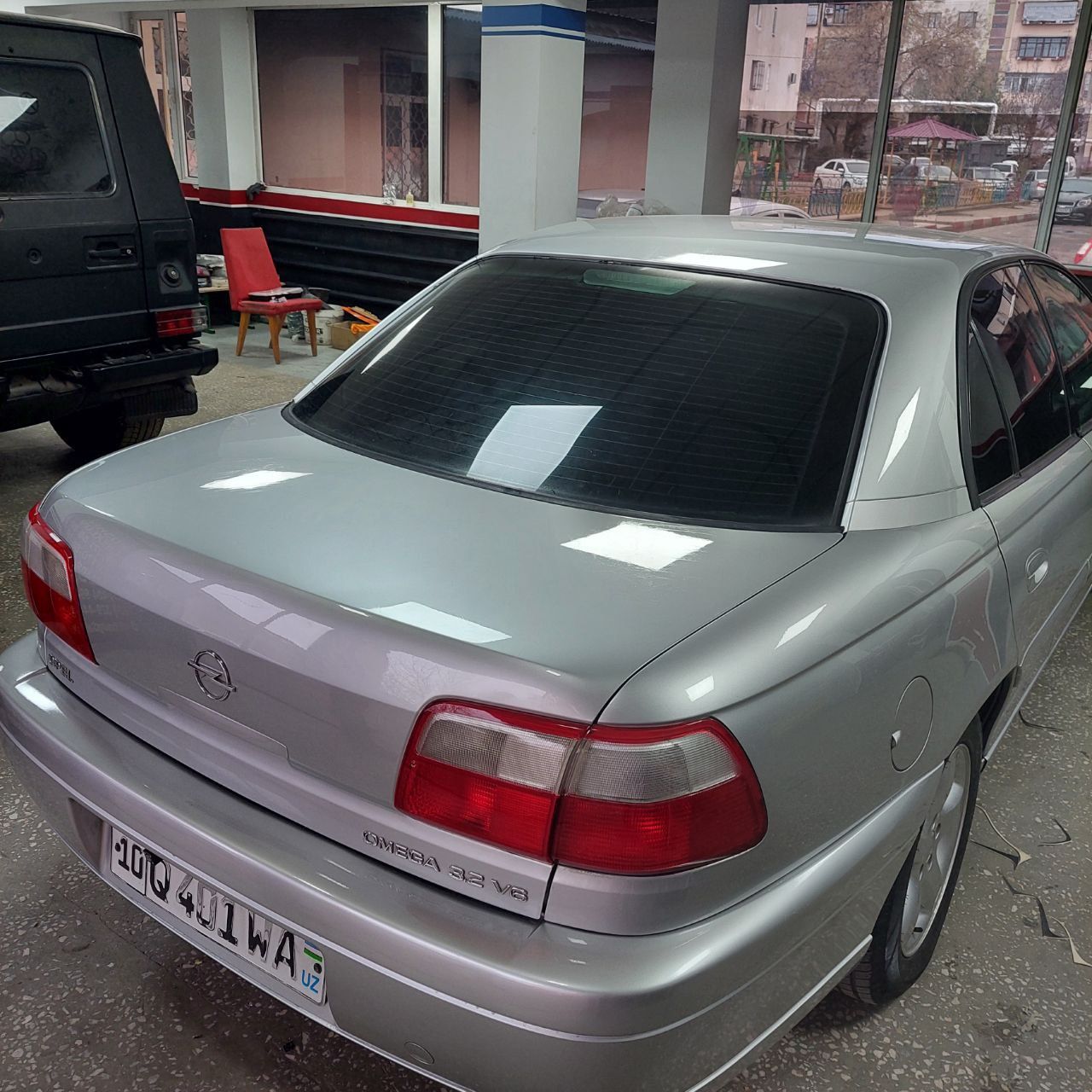 Opel omega sotiladi