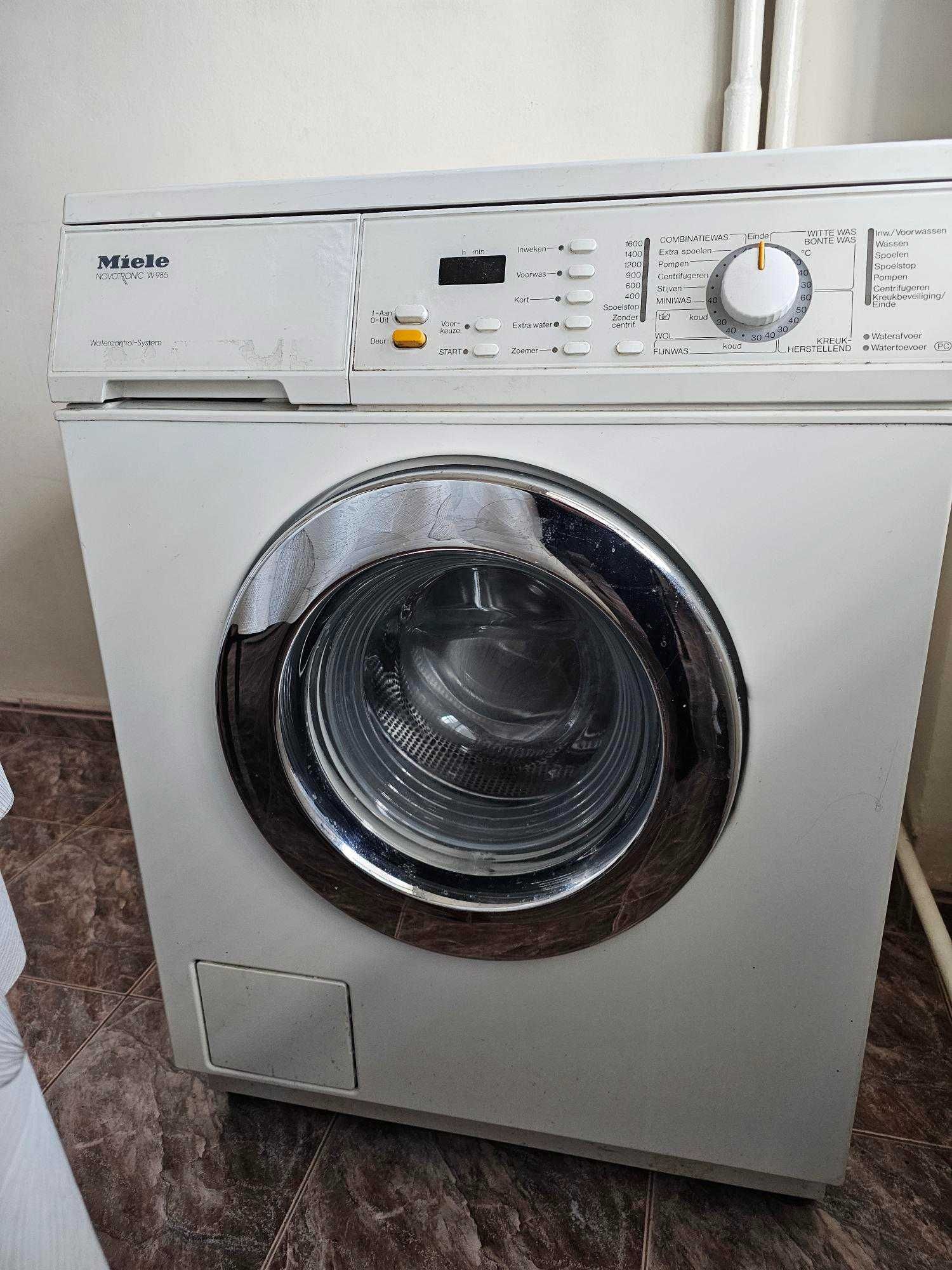 Продавам пералня Miele Novotronic W985