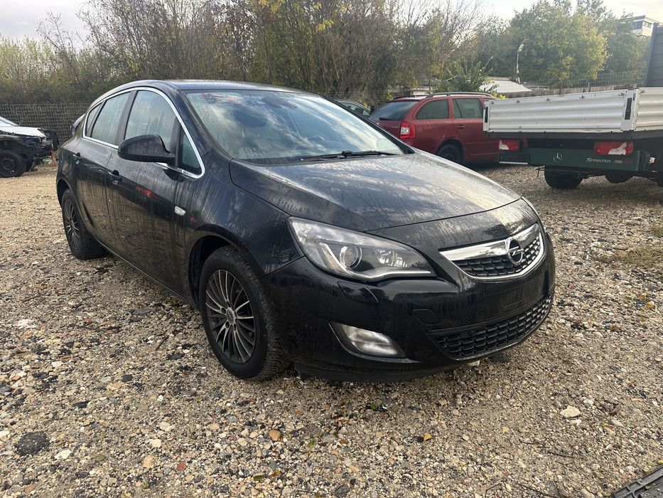 Опер Астра J - Led,Xenon,Navi,2.0cdti- На Части!!!