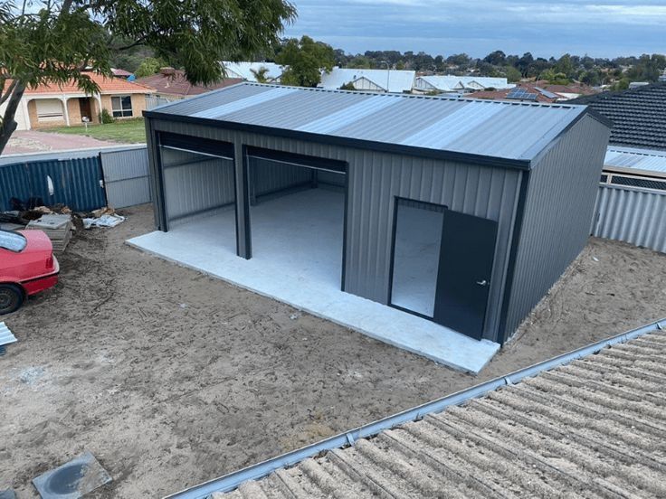 Garaje auto pe structura metalica