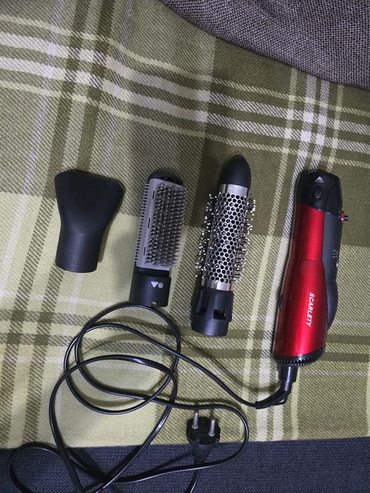 Фен с двумя насадками Scarlet