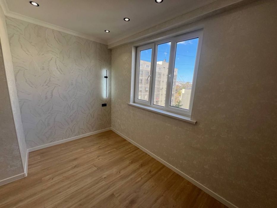 1 в 2 ком/ ул. Бобура