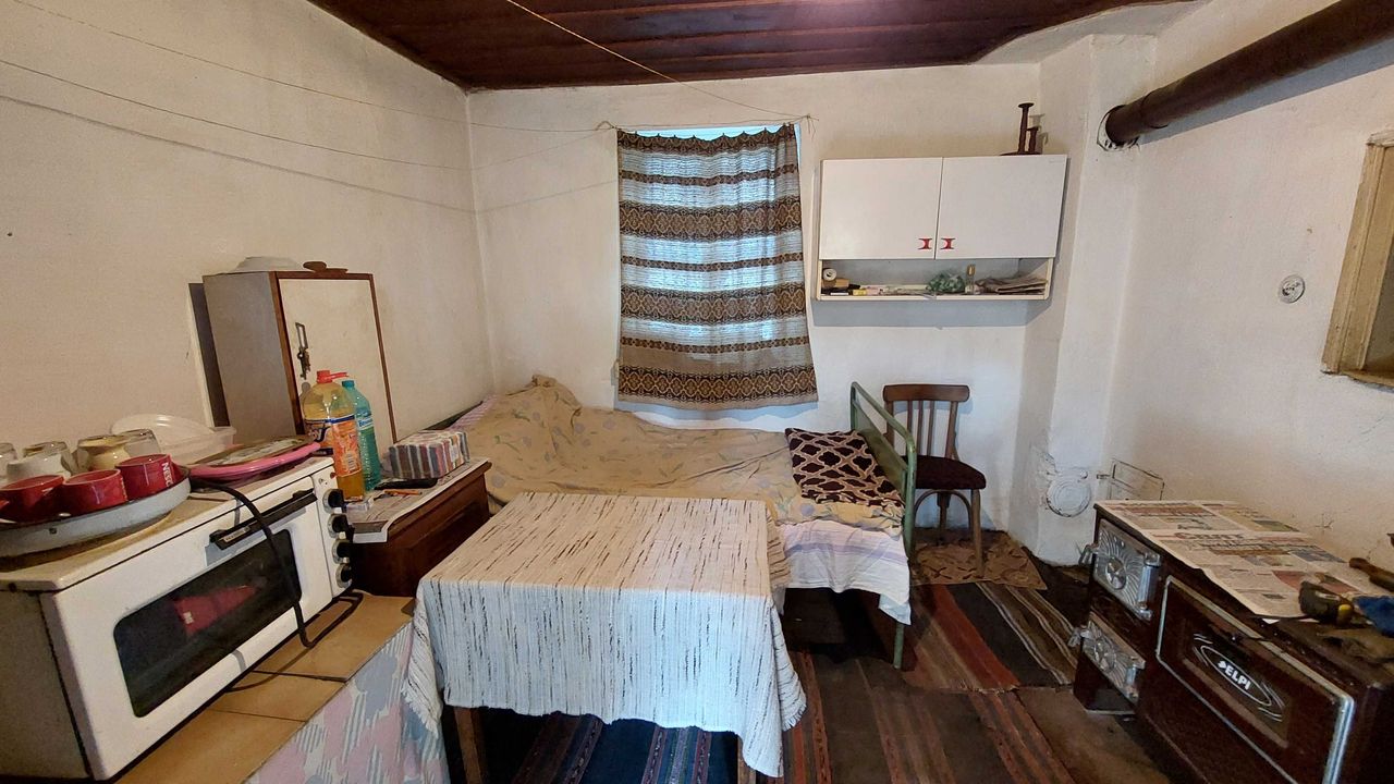 Продава се Къща в Габрово, Чехлевци - 60 кв.м за 323 €/кв.м - Снимка #3