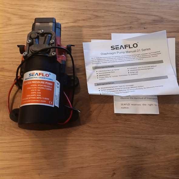 12V Водна помпа 4.3 L/min, 2.4 bar – самозасмукваща, автоматична