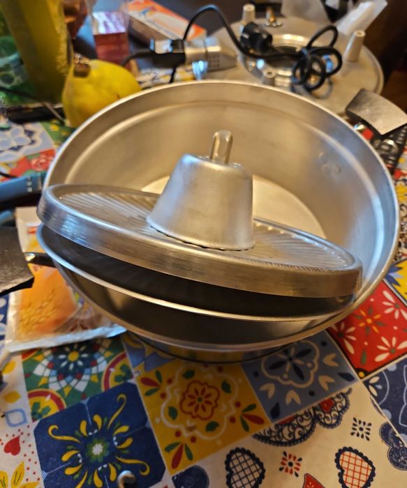 Електрическа тенджера от соца.