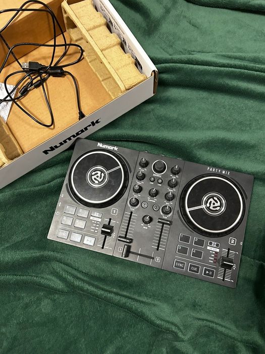 Consola DJ Numark party mix mk2