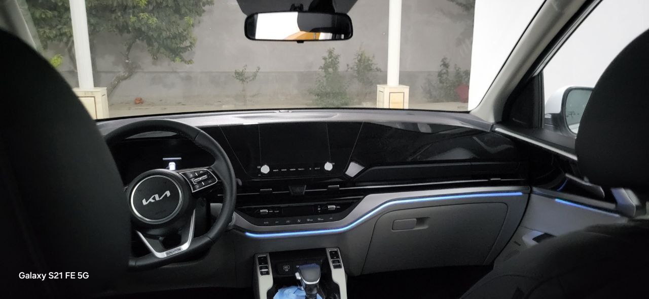 KIA Carens 7D premium full  pozitsiya  
New  model  y