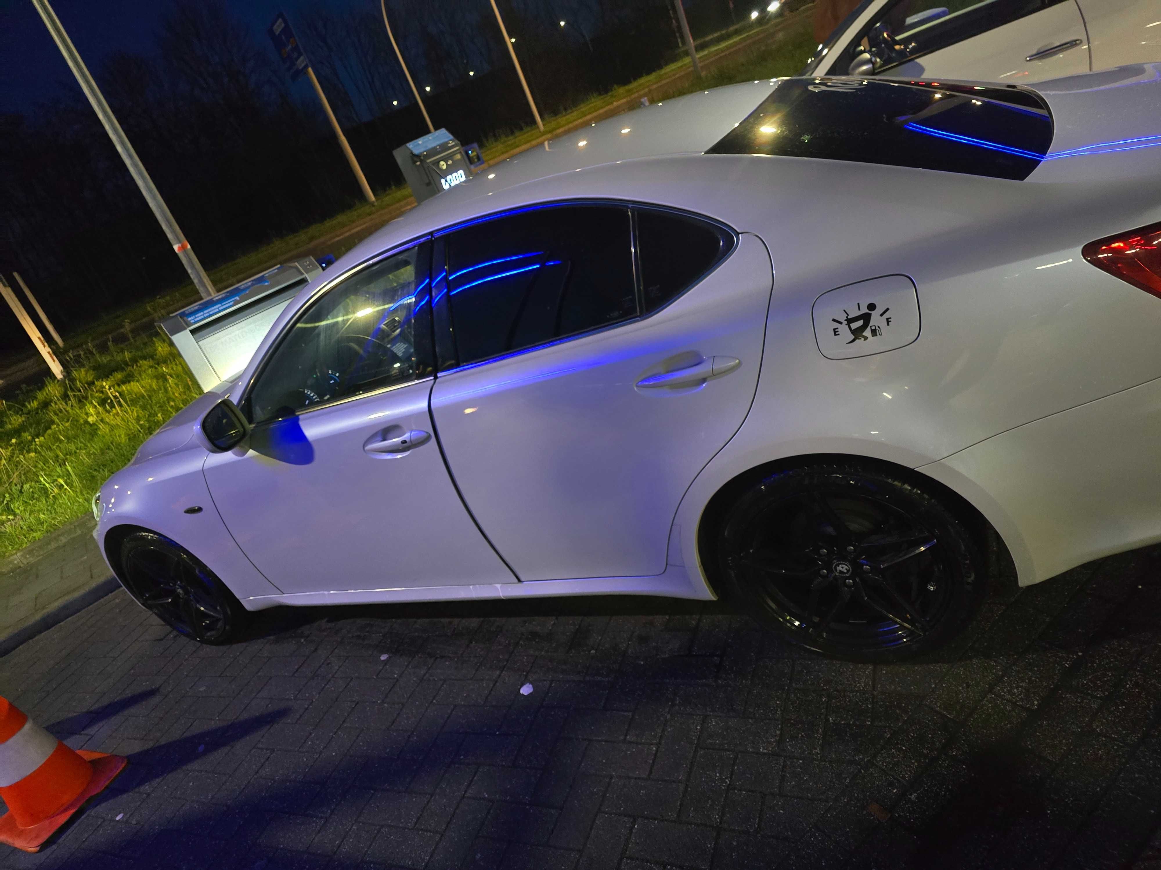 Vand lexus is 220d urgent