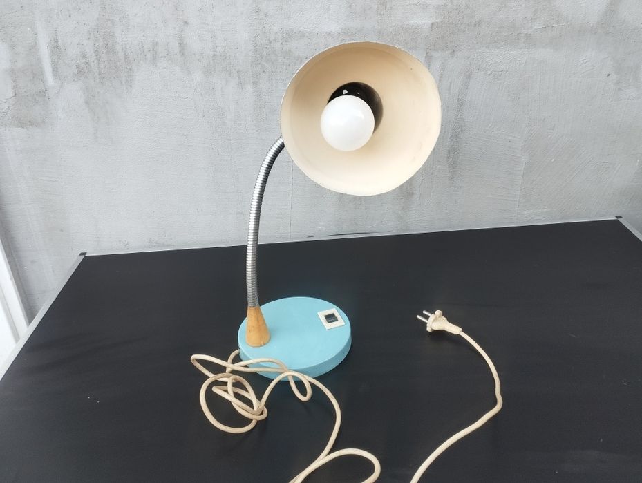 Стара настолна лампа / Индустриална настолна лампа