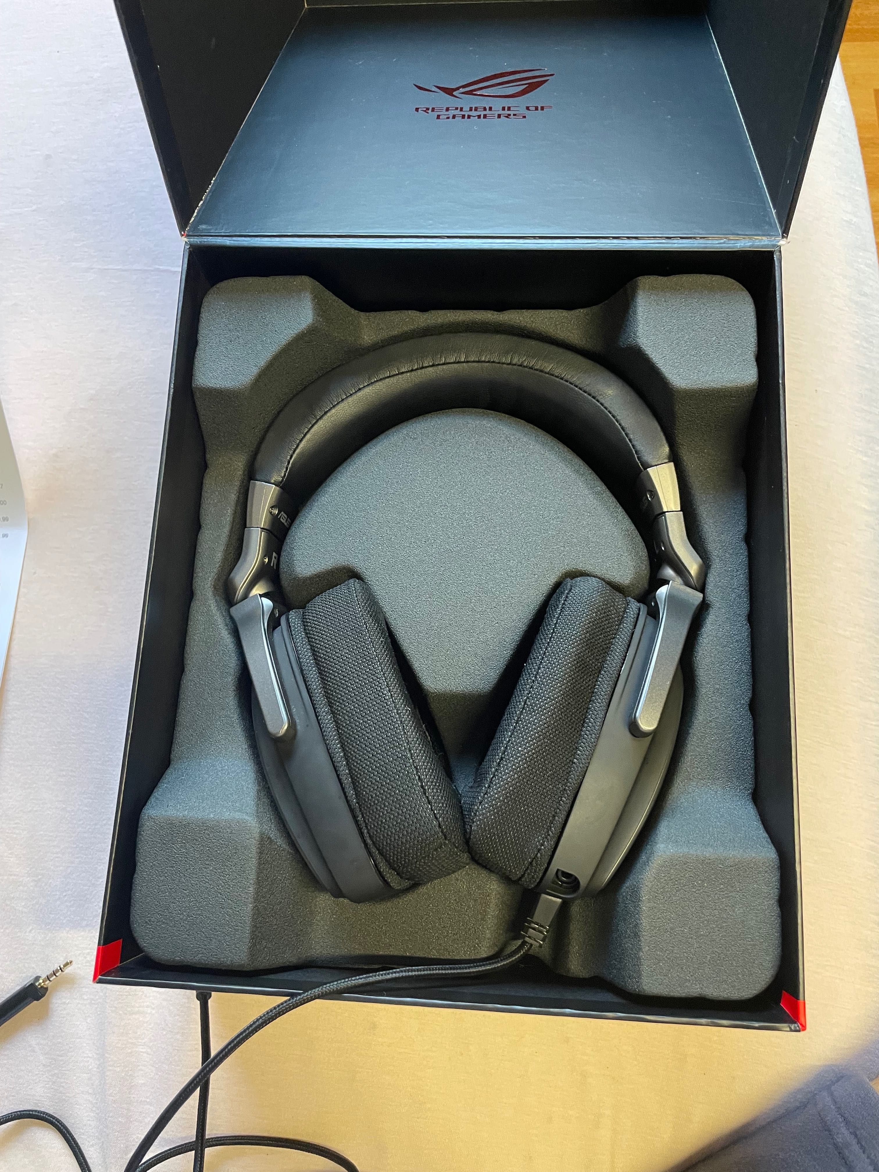 casti Asus Rog Delta