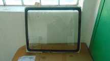 Geam fix caroserie stanga spate VW T4 Doka cabina dubla an 1994