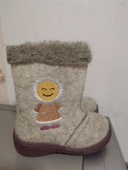 Продам зимнии валеночки сапожки